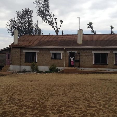 Teule Guest House Oloitokitok Exterior photo